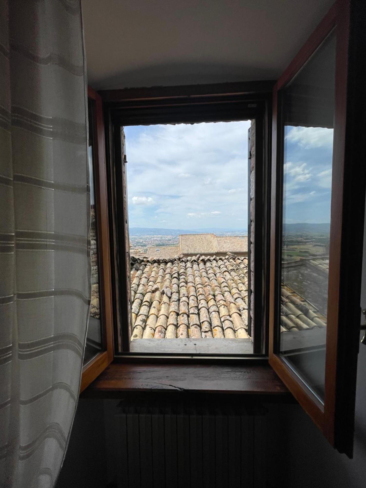 Appartement Happy House - Porta San Giacomo à Assise Extérieur photo
