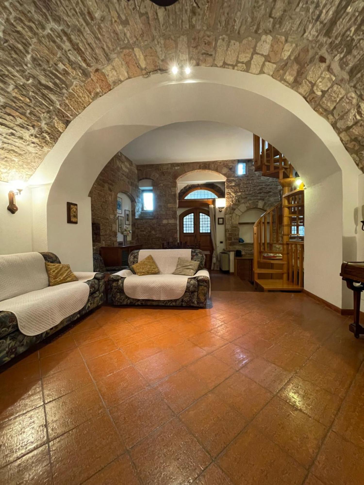 Appartement Happy House - Porta San Giacomo à Assise Extérieur photo